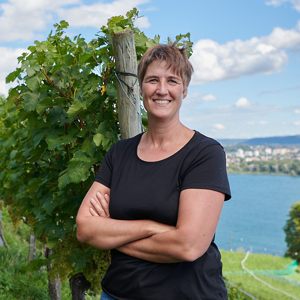 BHP_Weinbau_Cordula_Morgenegg-Posch_Portraits_in_den_Weinbergen